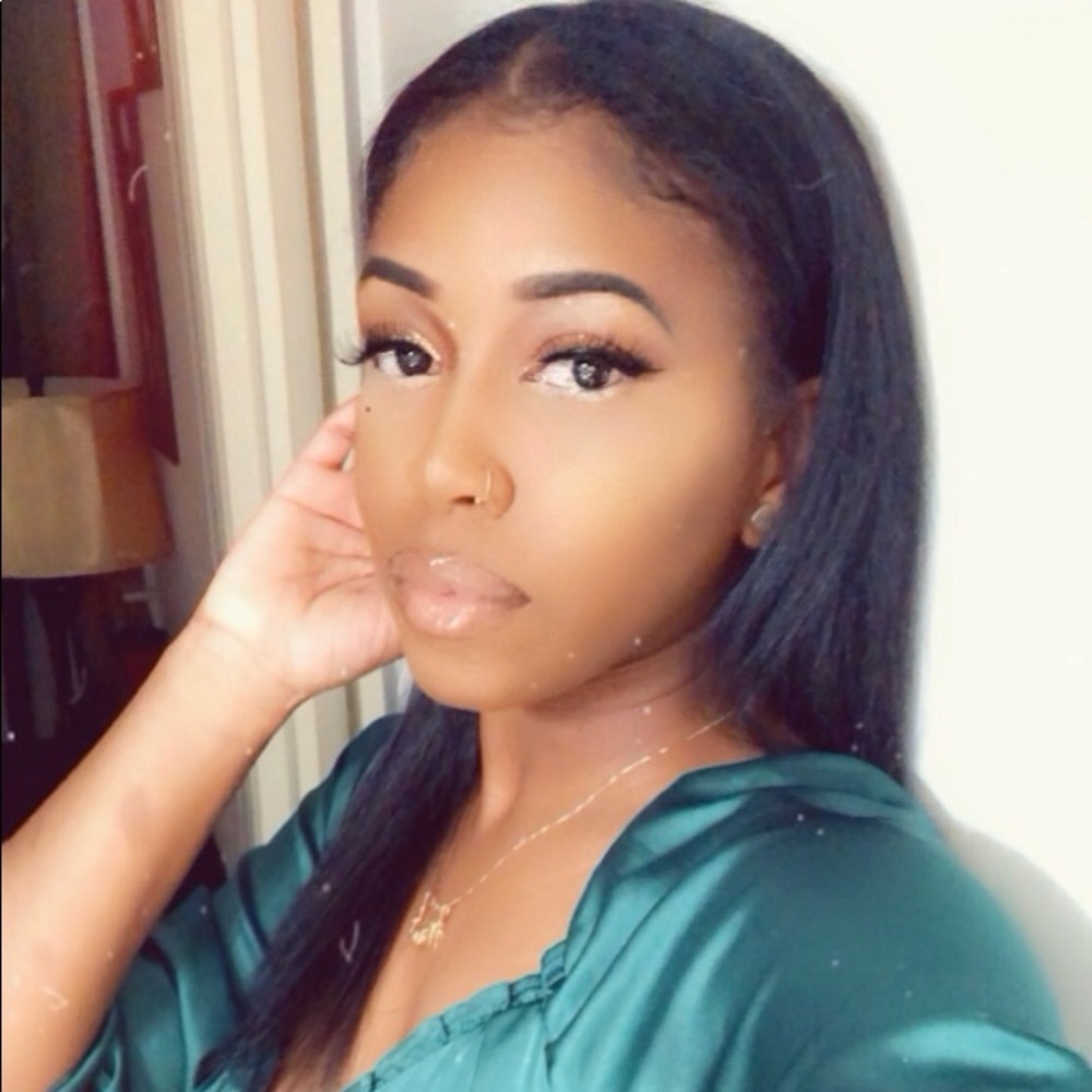 Meet your Posher, Kira